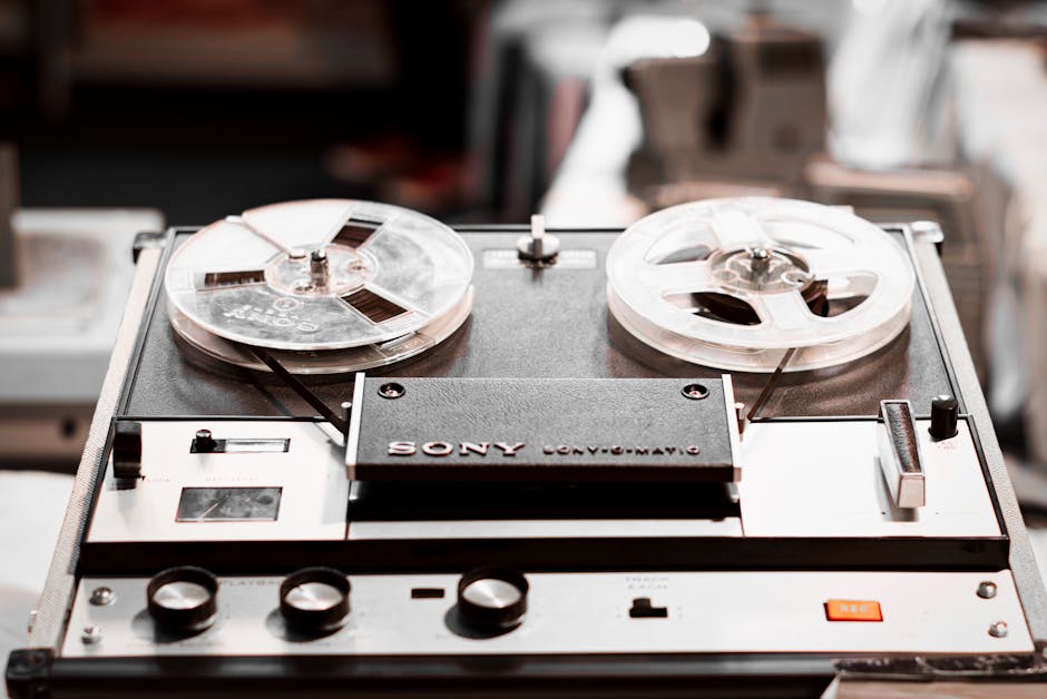 Article Image for Exploring the Benefits of Analog vs. Digital Recording